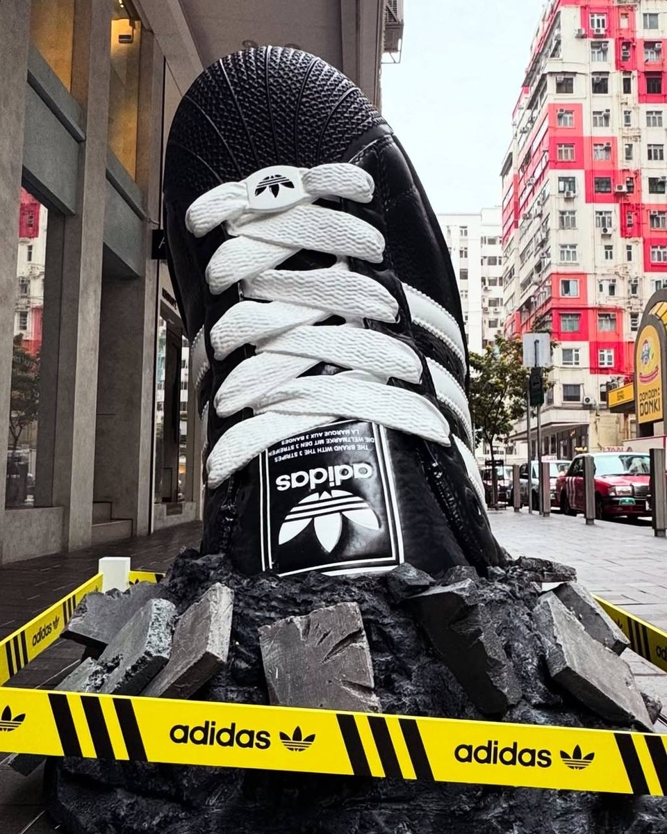 Adidas представил рекламную кампанию в Гонконге к показу уличной моды  