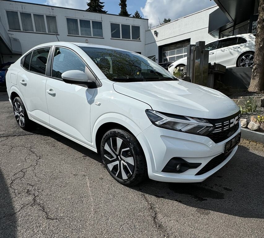 Logan. Источник иллюстрации - Яндекс. Картинки