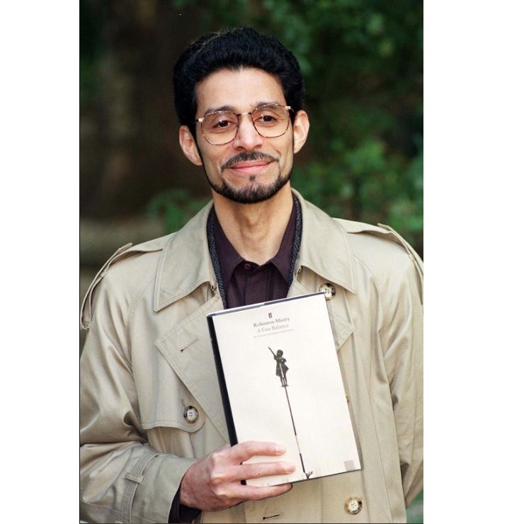 Автор со своей книгой.