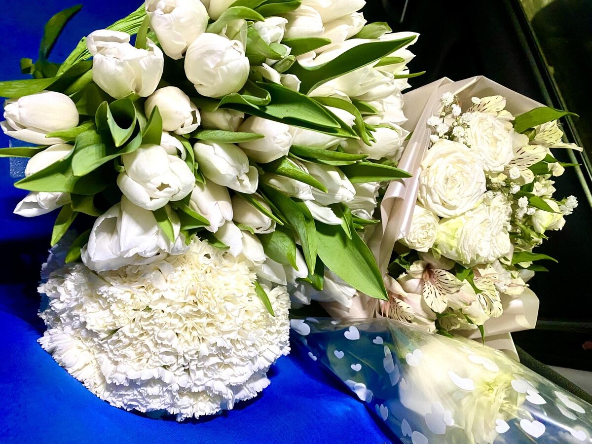 Розы, тюльпаны и ещё что-то пушистое ))