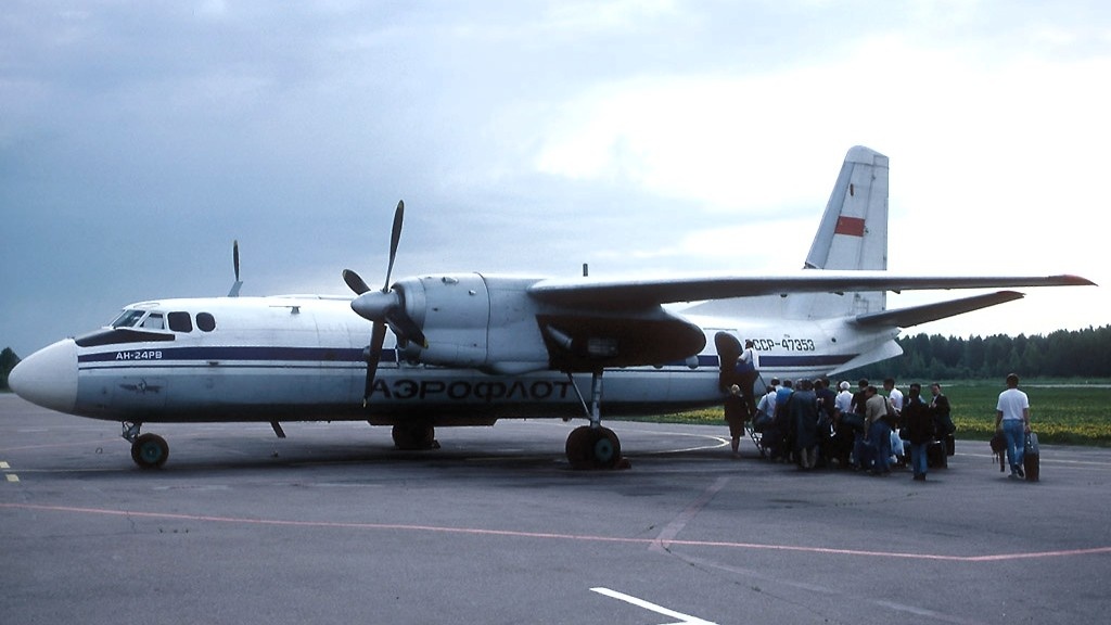 Пассажирский самолёт Ан-24, источник wikipedia.org