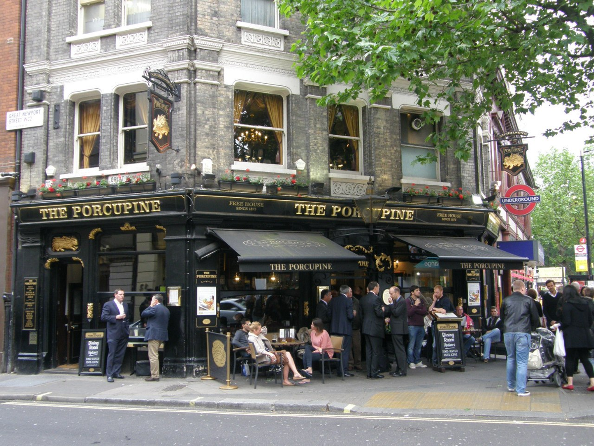 THE PORCUPINE. 48 Charing Cross Road, Soho, London WC2H 0BS. Фото автора