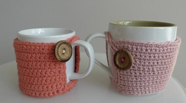 Свяжите стильный чехол для кружки своими руками — просто и быстро!