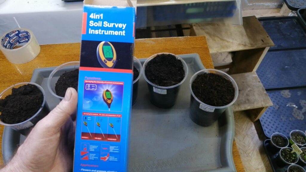 Нужный прибор 4 в 1 для вашего пользования в саду и огороде.