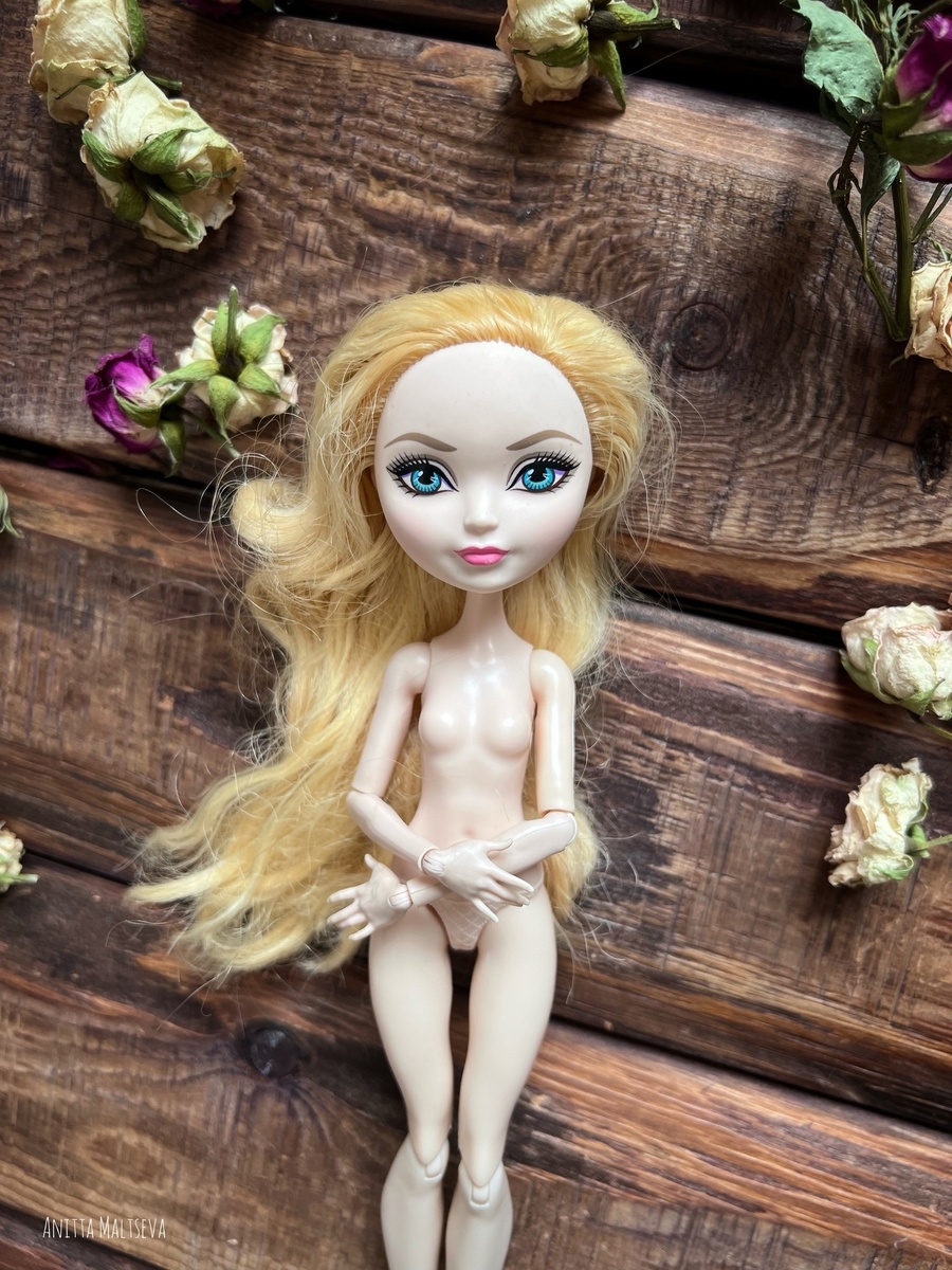 Эпл Вайт из серии кукол Эвер Афтер Хай. Листай, чтобы увидеть больше фото!