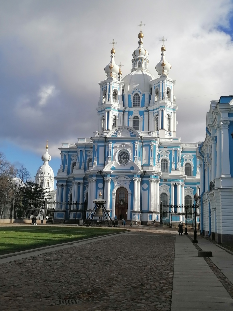 Смольный собор