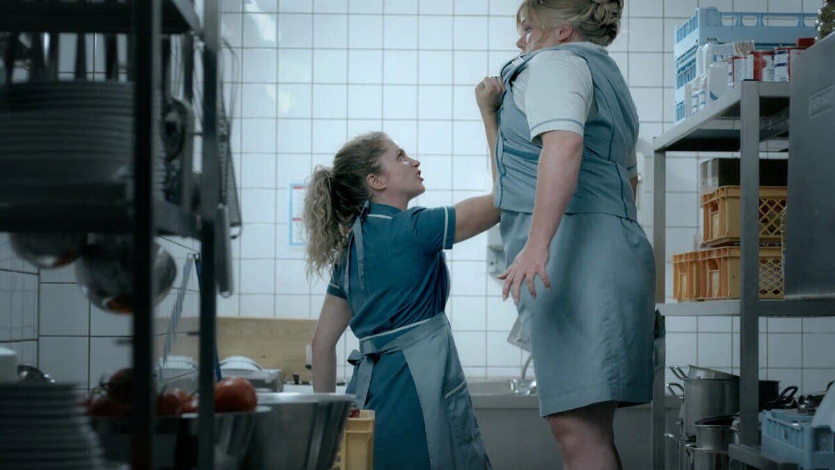 Сначала Венди активно использует свои силы для сведения счётов