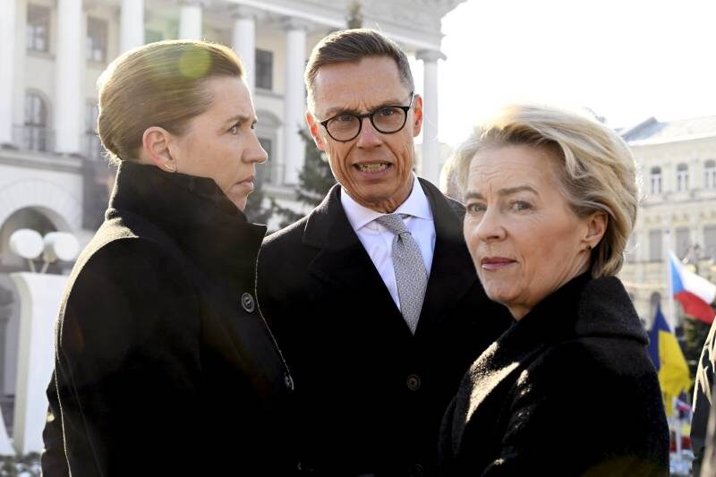    Стубб с "единомышленницами" бывал и в Киеве. ФОТО: IMAGO/Heikki Saukkomaa/Globallookpress