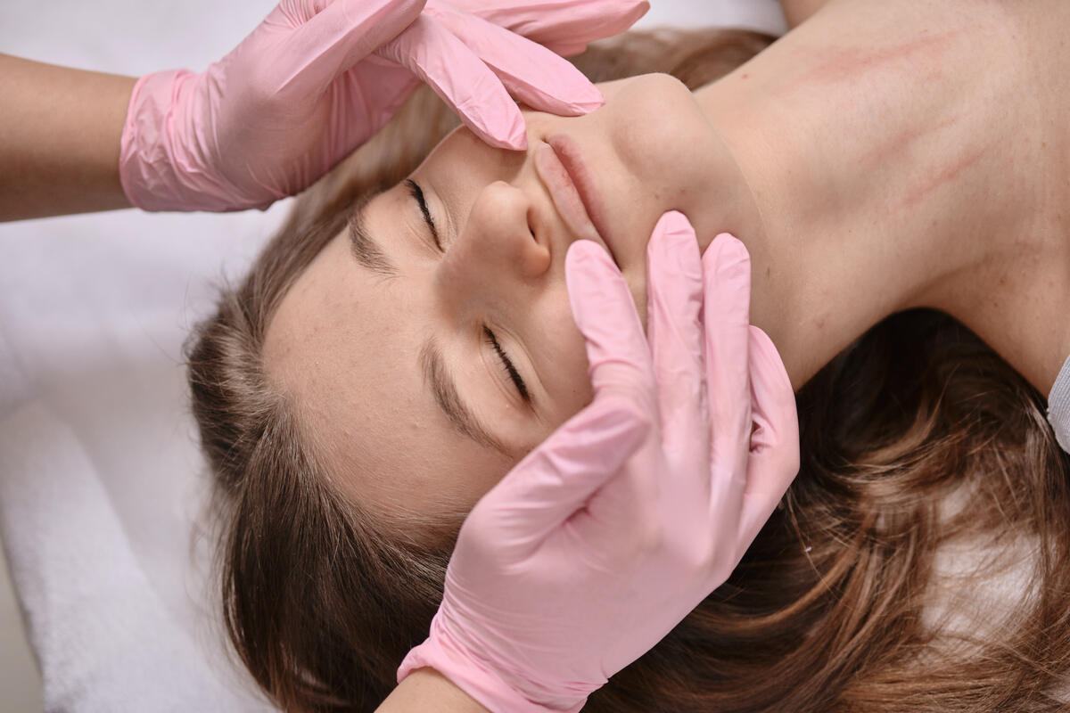 Ручной массаж лица в сети студий Laser ProLab