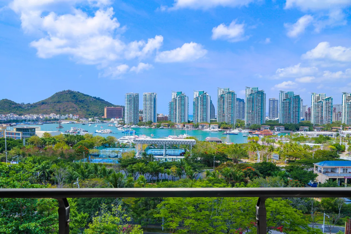 Вид с балкона отеля Four Seasons Ocean г.Санья