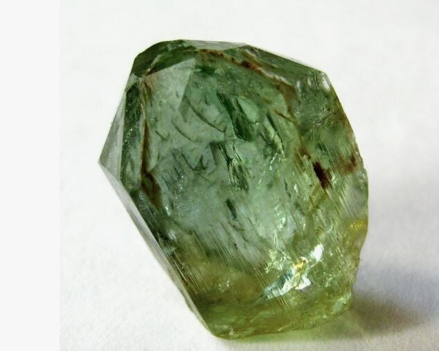 Берилл неотшлифованный