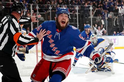 Когда забиваешь шайбу , то радость есть.  фото: картинки яндекса.