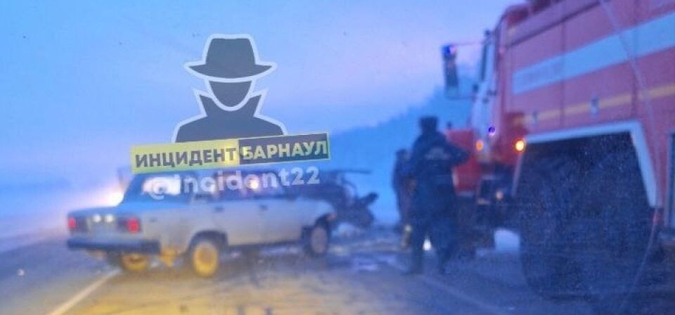    Фото с места смертельного ДТП . Источник: "Инцидент Барнаул"