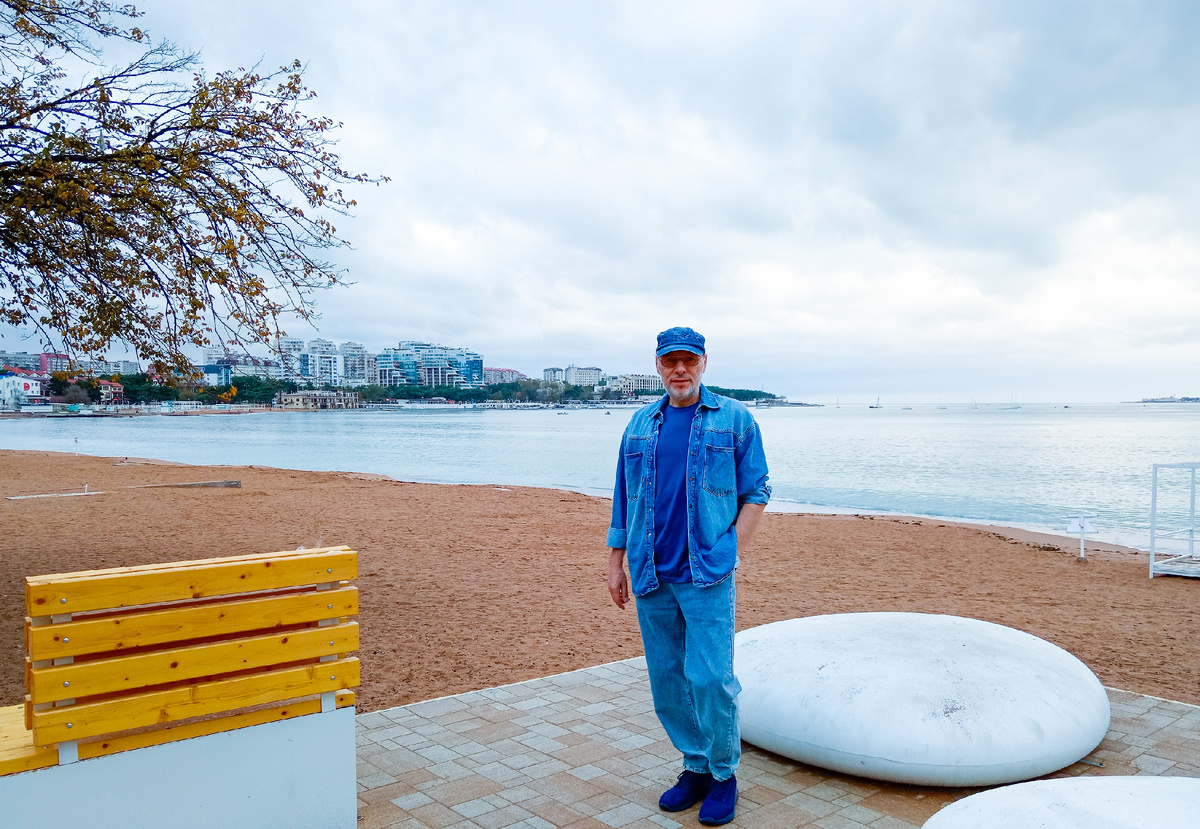 Геленджик, пляж и море. Михаил Лекс — автор рассказа и канала: «Как стать счастливым?»