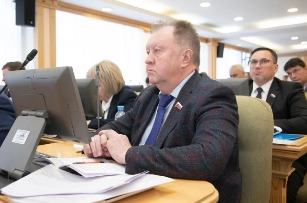    Томские семьи могут принять участие в конкурсе «Читаем всей семьей»