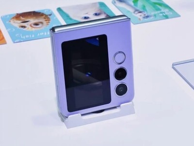    Складной Nubia Flip 2 получил международную версию