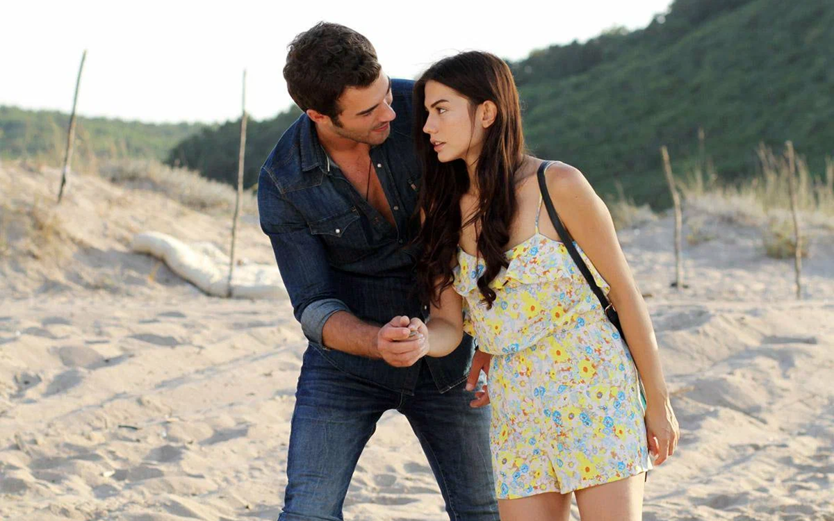 Кадр из сериала "Запах клубники"