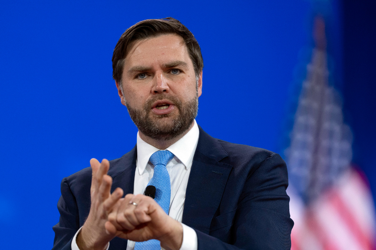 Вэнс заявил, что Трамп пытался быть дипломатичным в начале встречи с Зеленским. Фото: Manuel Balce Ceneta/AP/TASS