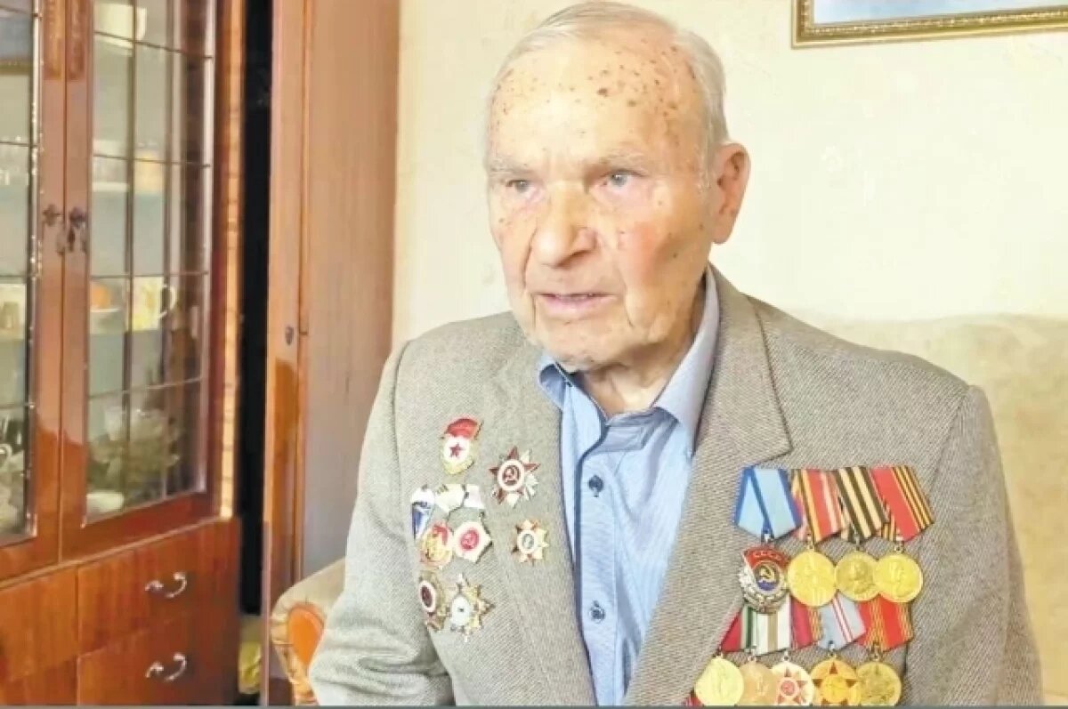    Несмотря на солидный возраст, Михаил Николаевич чувствует себя бодро.