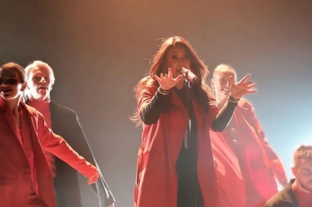    Концерт Ирины Дубцовой отменили в новосибирском Искитиме из-за кражи денег