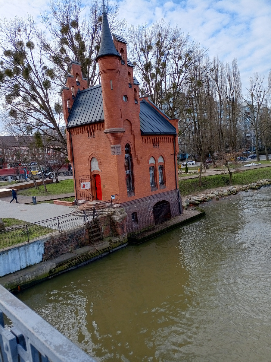 Домик смотрителя .