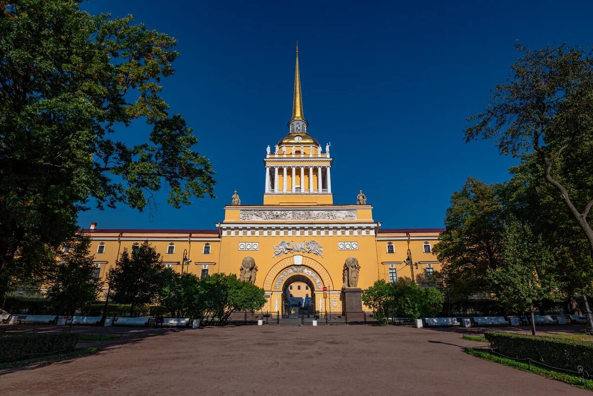 Здание Адмиралтейства в Санкт-Петербурге