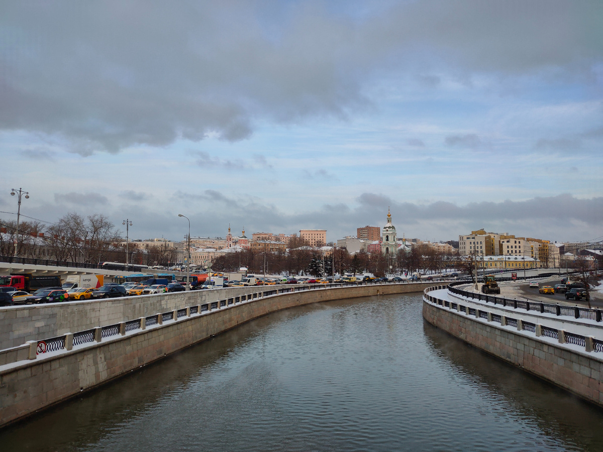 Устьинская и Подгорная набережные