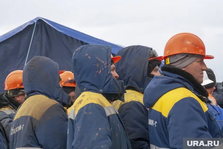 Закон выделяет две категории работников в сложных условиях. Фото: Вячеслав Егоров © URA.RU