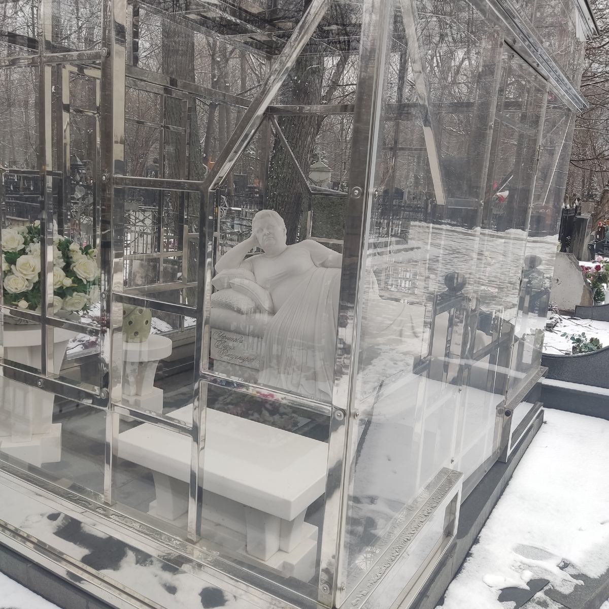 "Мраморная женщина" - Л.В.Черникова