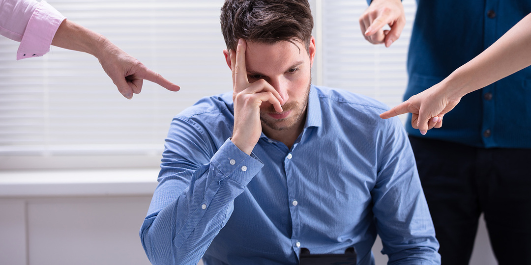 ТРАВЛЯ НА РАБОТЕ: как реагировать?