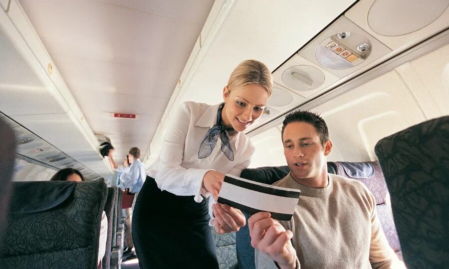 Досрочная пенсия для работников гражданской авиации: летный состав, бортпроводники, управление полетами, техники и инженеры