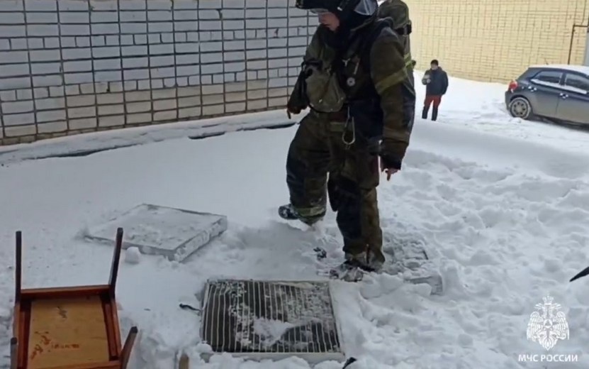    Более 260 человек эвакуировали из поликлиники в Ижевске из-за пожара