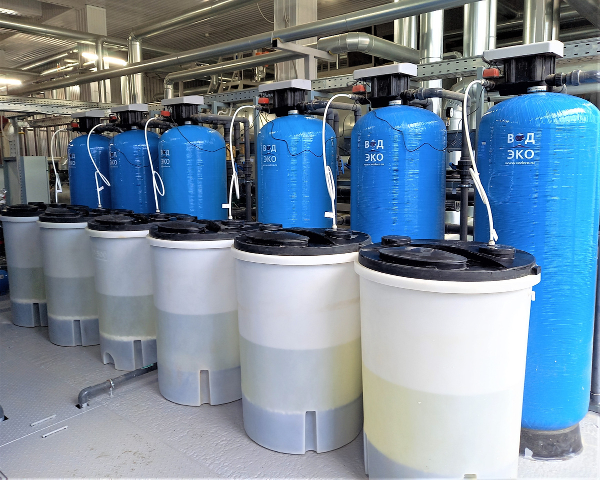 Автоматическая установка умягчения АКВАФЛОУ SR в составе нескольких фильтров