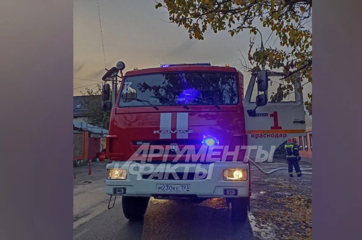    На Кубани в пожаре выжила мать с тремя детьми