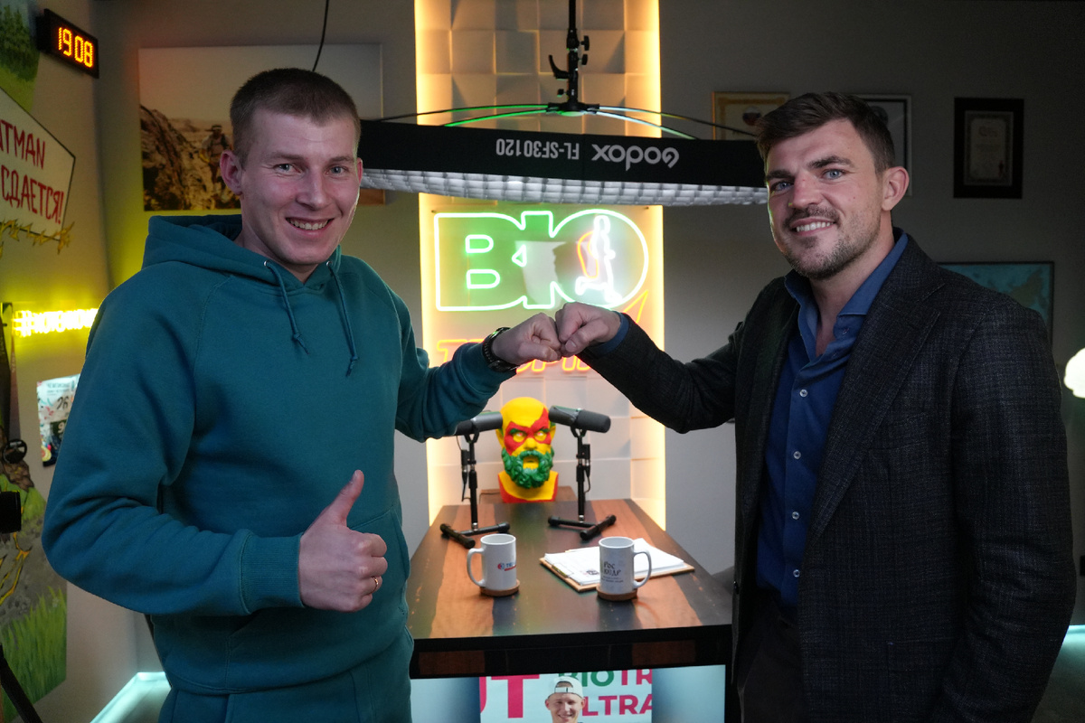 Петр Жариков в студии проекта "Академия Бэкъярда"