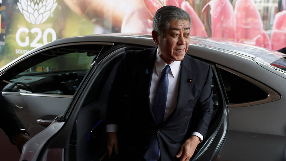 Министр иностранных дел Японии Такэси Ивая .📷Фото: Siphiwe Sibeko / Reuters