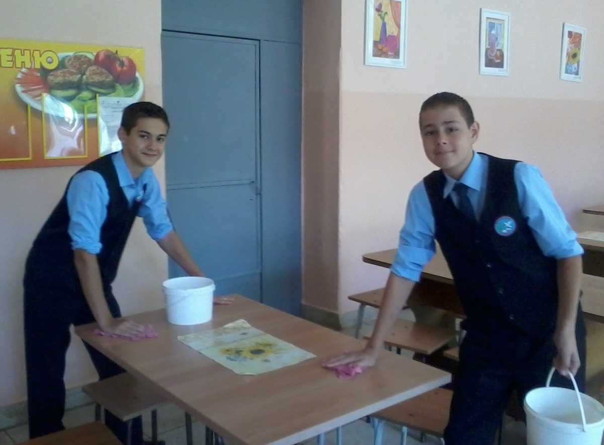    Дежурство в школе: законность или необходимость?