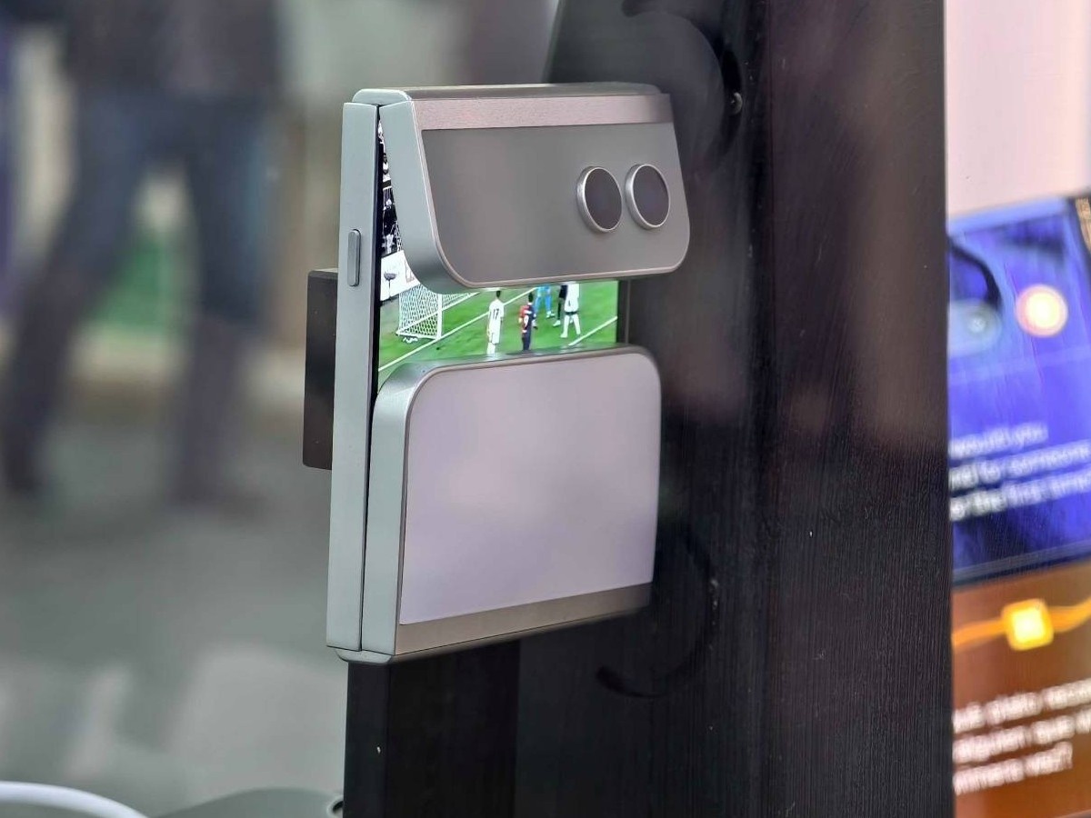    Samsung разработала тройную вертикальную раскладушку [ВИДЕО]