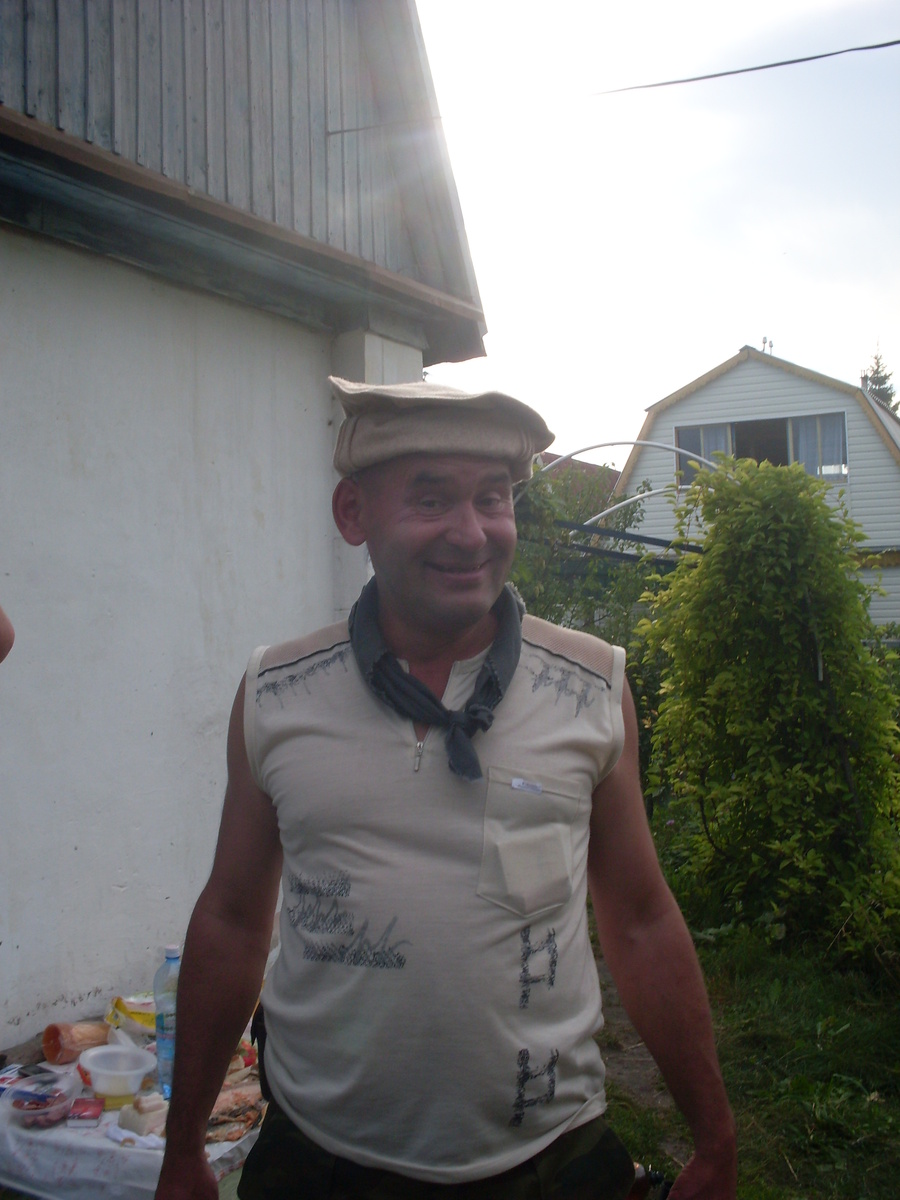 Герой и автор байки. Ну, душечка же... Фото из тех годов. 