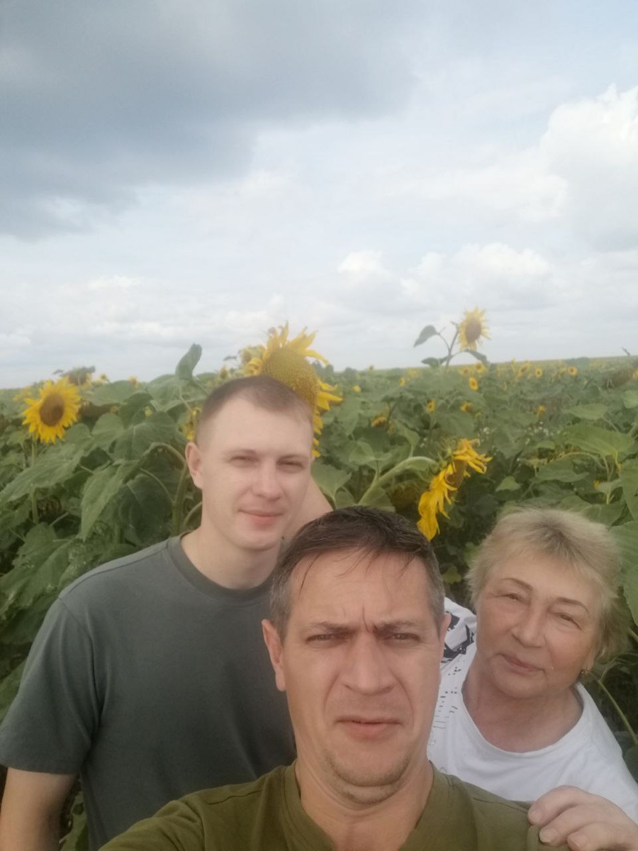 Какое солнечное поле встретилось на нашем пути.