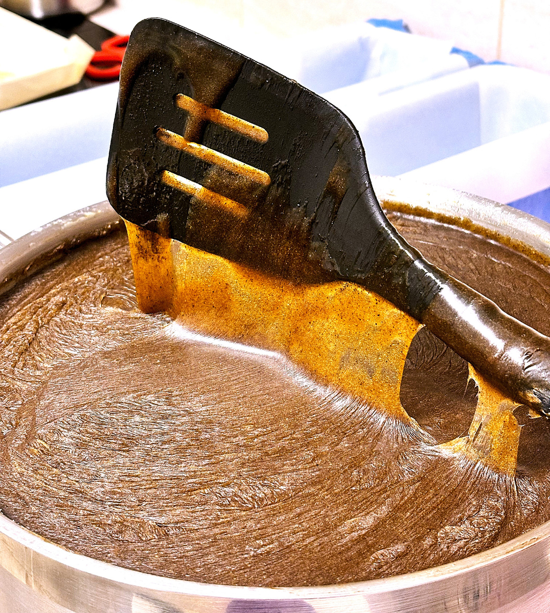 На фото: шампунь на двух щелочах "Талассотерапия" с марокканской хной