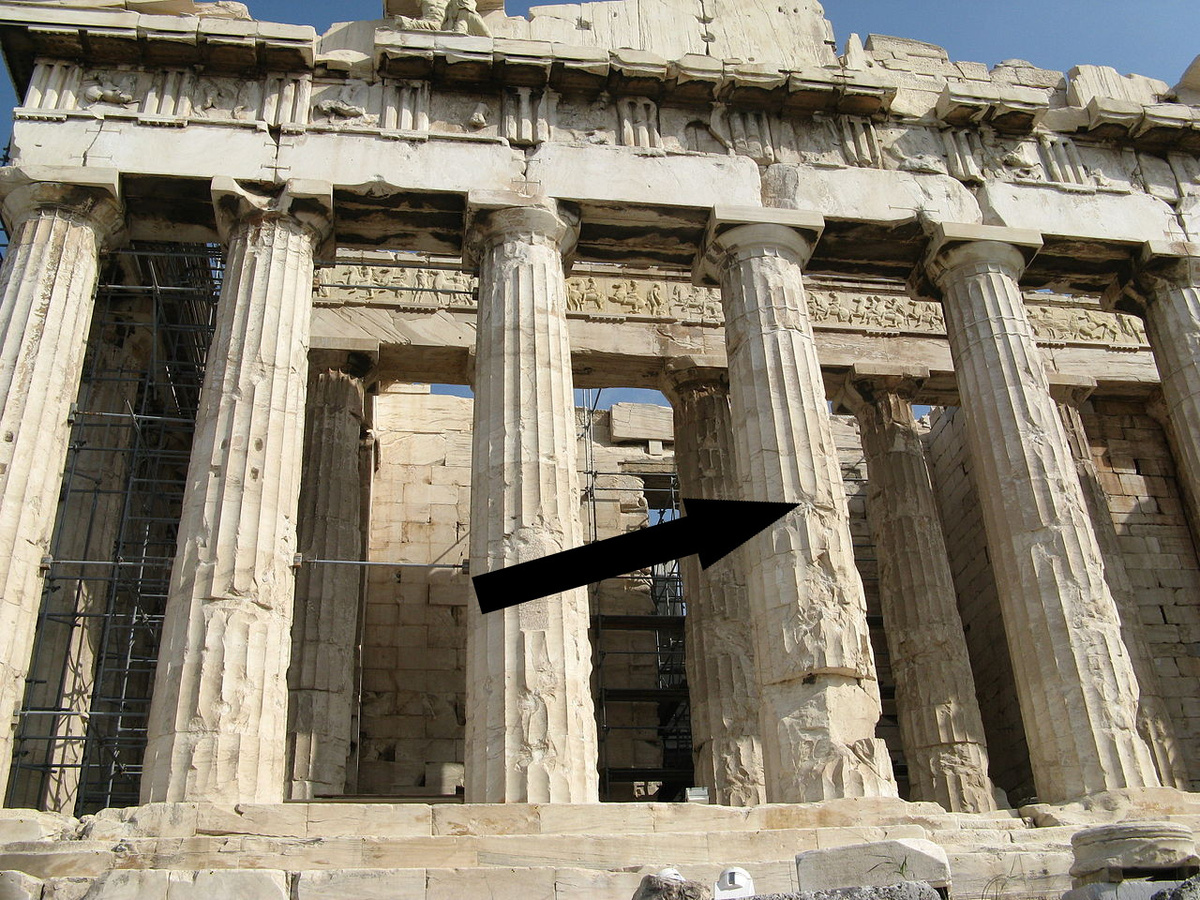    Фрагменты моста античности в Греции