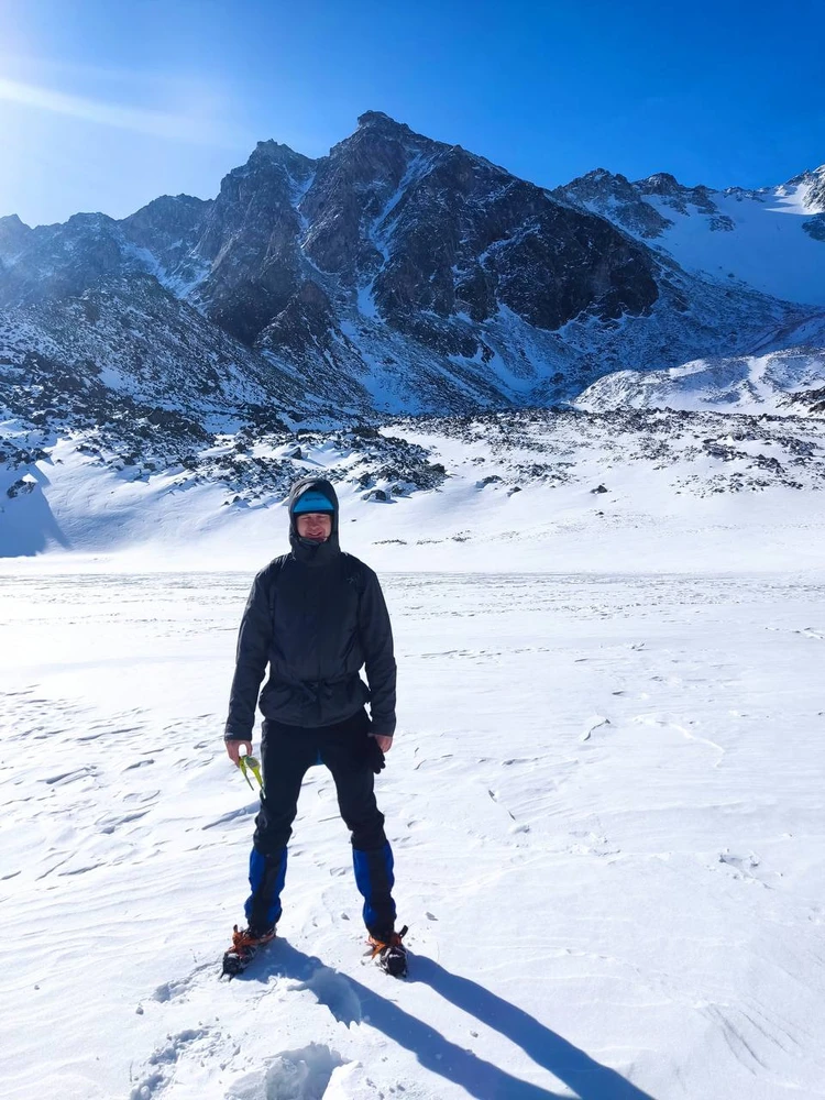 В свободное время следователь любит подниматься в горы. Фото: личный архив Дмитрия Матвеева.

