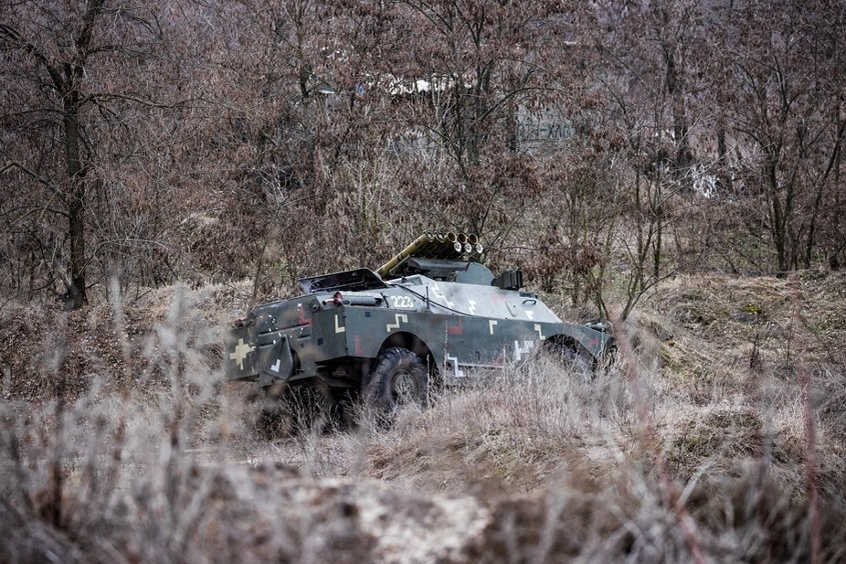    Подбитая украинская военная техника на территории города, перешедшего под контроль ЛНР. Автор фото: Станислав Красильников / ТАСС