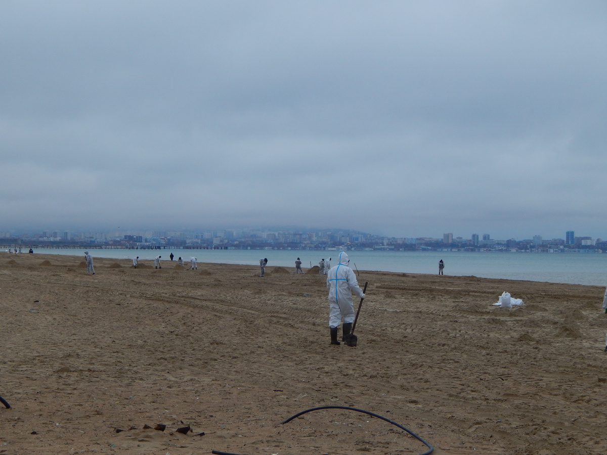 Никогда бы не подумал, что проведу новогодние каникулы на юге страны, так еще и не отдыхая, а ликвидируя ЧС на Черном море.