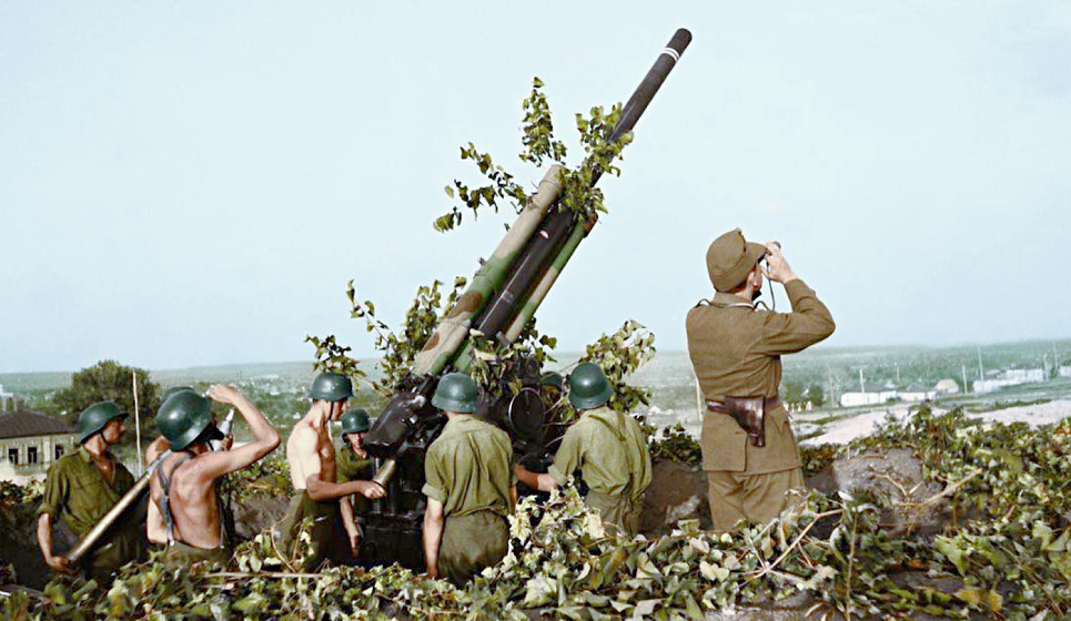 Венгерско-немецкий расчет 80-мм зенитки 29M Bofors, лето 1942 г.