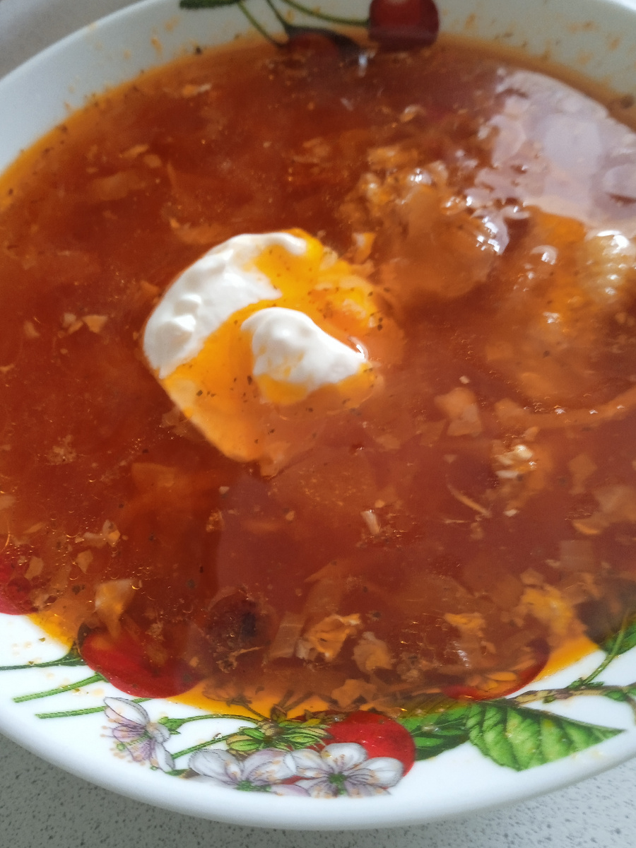 Со сметаной. 