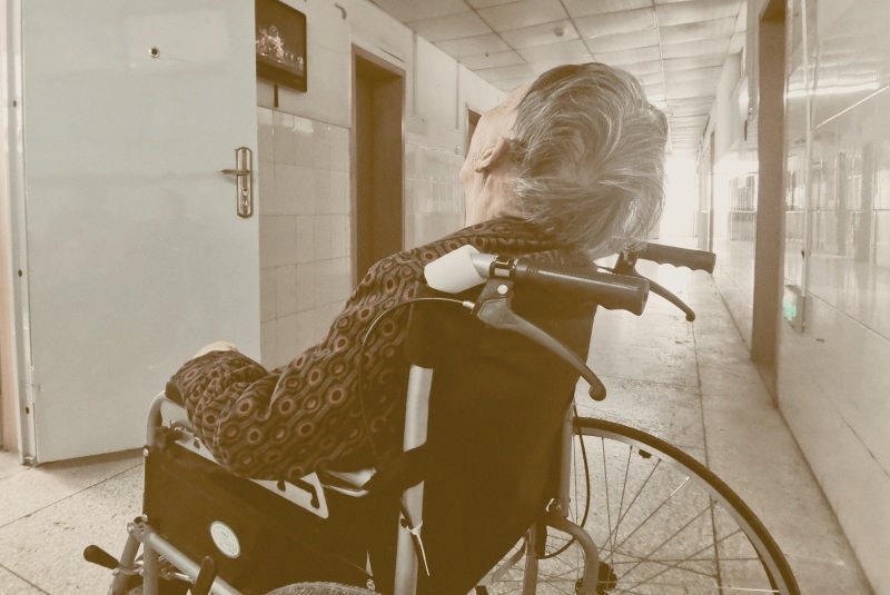 Почему уход за пожилыми и уход за детьми — это не одно и то же