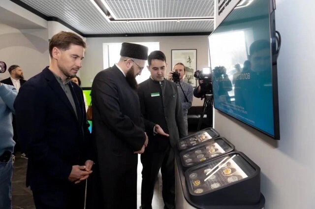    Офис, открытый в 2022 году, стал первым в России, где представлены финансовые продукты Сбера, структурированные по стандартам исламского финансирования. Фото: Пресс-служба ПАО "Сбербанк"