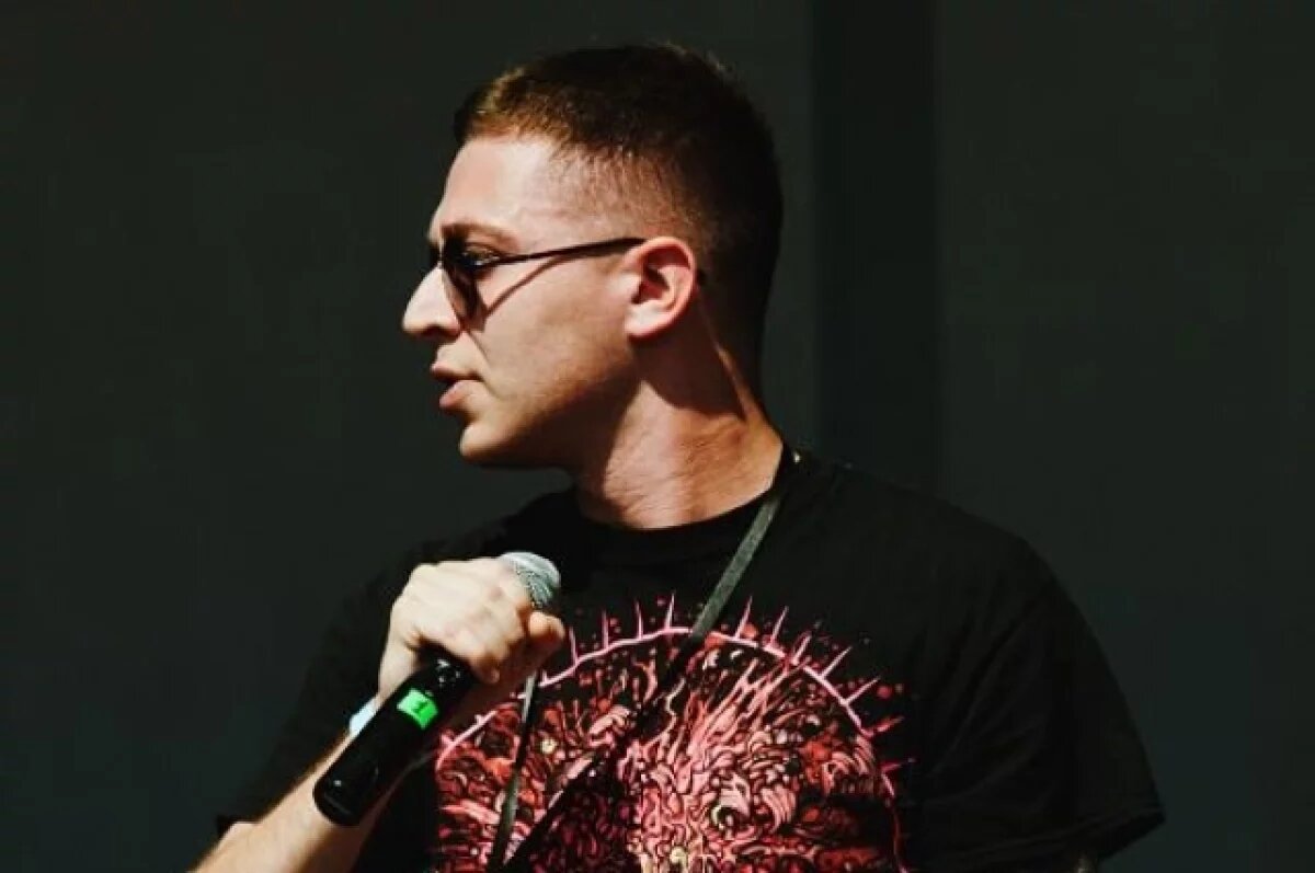    Несколько девушек обвинили рэпера Оксимирона в растлении несовершеннолетних